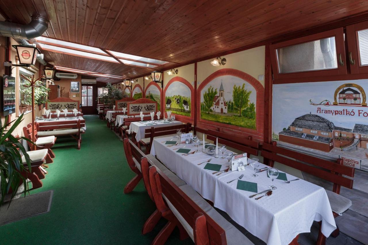 Aranypatko Fogado-Etterem Hotel Győrújbarát Eksteriør billede